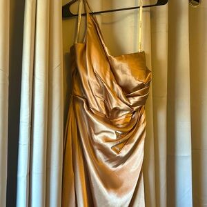 Galina Signture formal dress very formal and elegant.